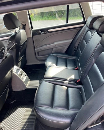 Skoda Superb cena 39000 przebieg: 356951, rok produkcji 2013 z Ząbki małe 232